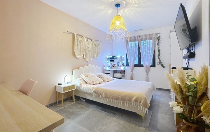 Villa PEZENAS (34120)  151 m2 549 900 € 