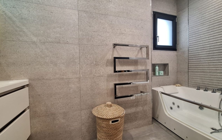 Maison BESSAN (34550)  105 m2 389 000 € 