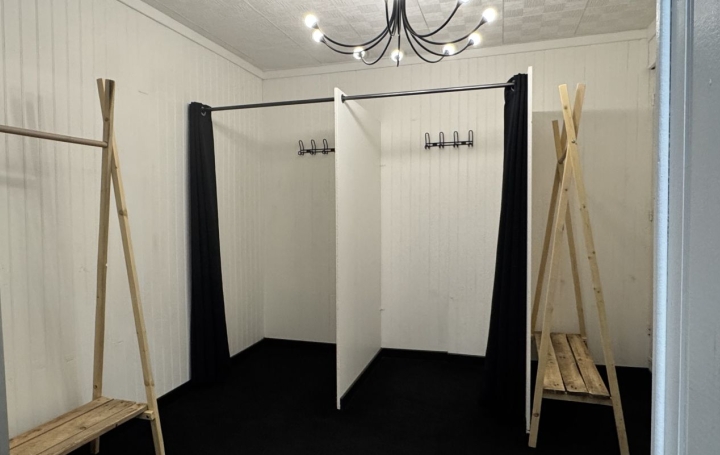 Activité commerciale BESSAN (34550)  168 m2 26 900 € 