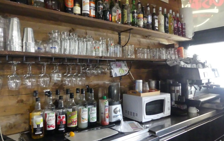 Local commercial VIAS (34450)  80 m2 127 800 € 