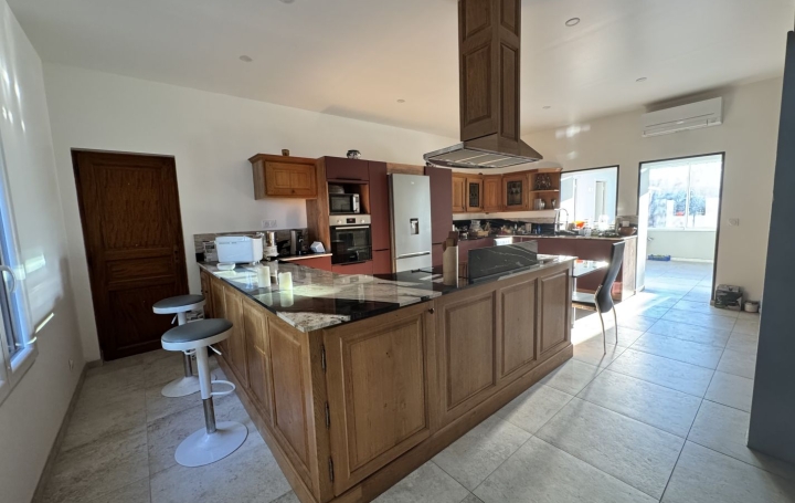 Maison TOURBES (34120)  176 m2 582 000 € 