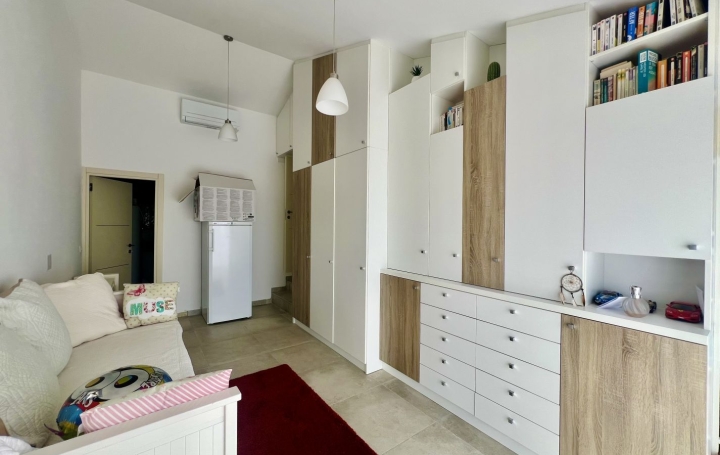 Maison BESSAN (34550)  156 m2 599 900 € 