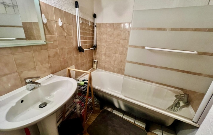 1 Pièce AGDE (34300)  32 m2 66 000 € 