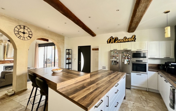 Maison VIAS (34450)  195 m2 469 000 € 