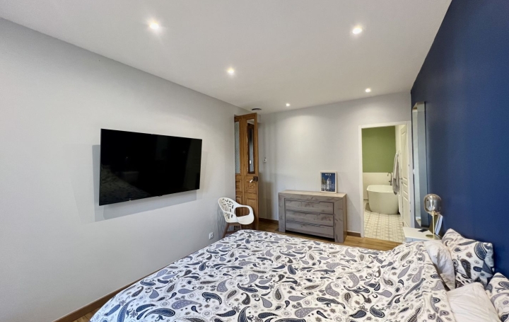 Maison VIAS (34450)  195 m2 469 000 € 