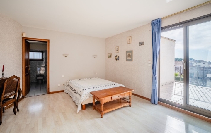 Villa BESSAN (34550)  185 m2 549 000 € 