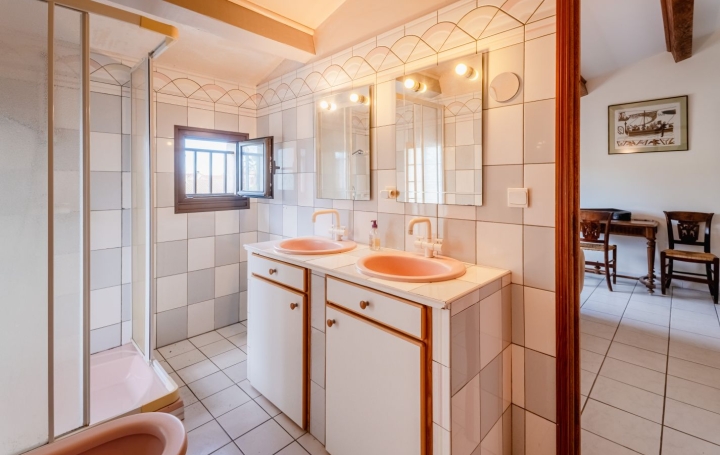 Villa BESSAN (34550)  185 m2 549 000 € 