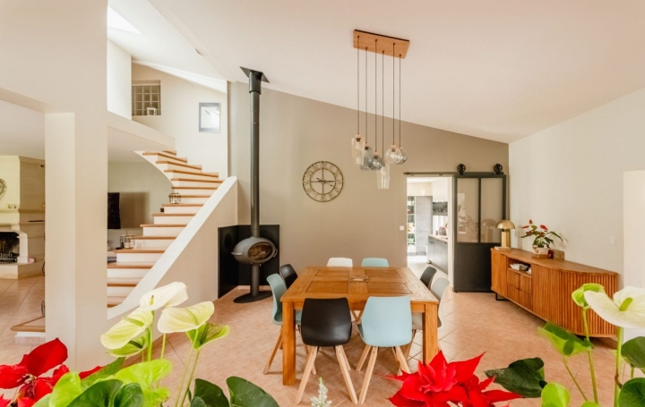 Villa BEZIERS (34500)  335 m2 940 000 € 