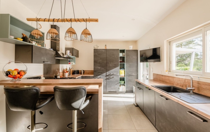 Villa BEZIERS (34500)  335 m2 940 000 € 