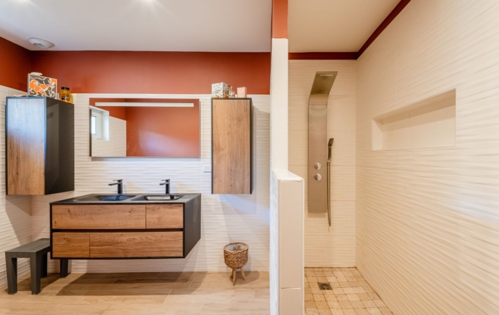 Villa BEZIERS (34500)  335 m2 940 000 € 