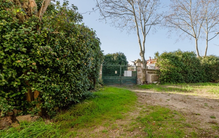 Maison MONTBLANC (34290)  340 m2 189 000 € 