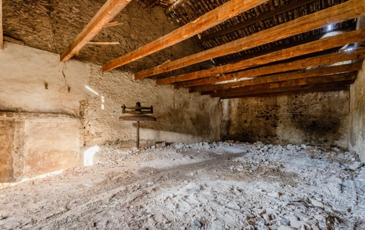 Maison MONTBLANC (34290)  340 m2 189 000 € 