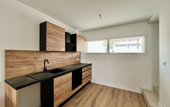 Villa VIAS (34450)  92 m2 295 000 € 