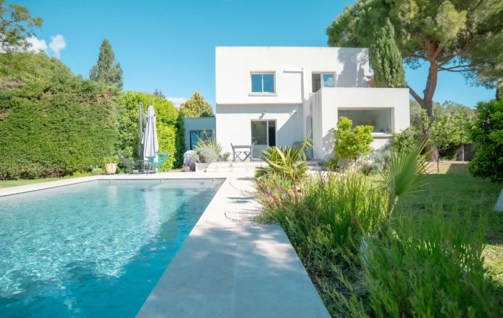 Maison / Villa LEZIGNAN-LA-CEBE (34120) 182 m<sup>2</sup> 525 000 € 