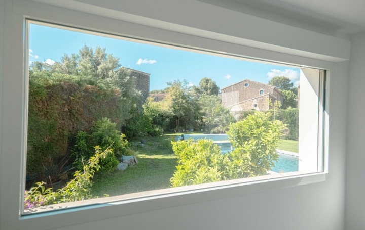 Villa LEZIGNAN-LA-CEBE (34120)  182 m2 525 000 € 