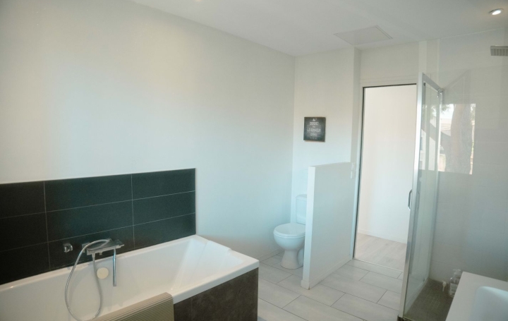 Villa LEZIGNAN-LA-CEBE (34120)  182 m2 525 000 € 