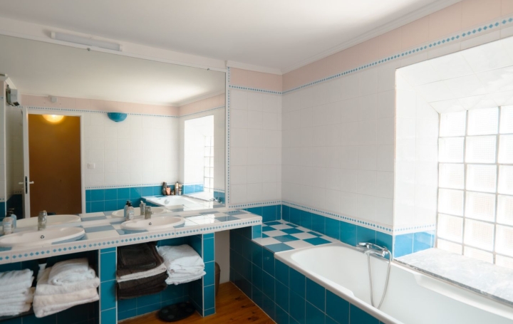 Maison ADISSAN (34230)  176 m2 224 900 € 