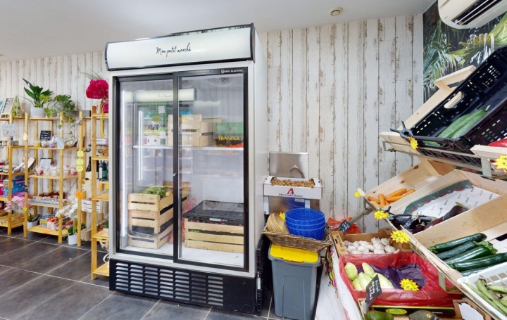 Local commercial PINET (34850)  37 m2 99 000 € 
