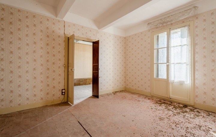 Domaine MONTBLANC (34290)  381 m2 279 800 € 