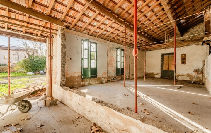 Domaine MONTBLANC (34290)  381 m2 279 800 € 
