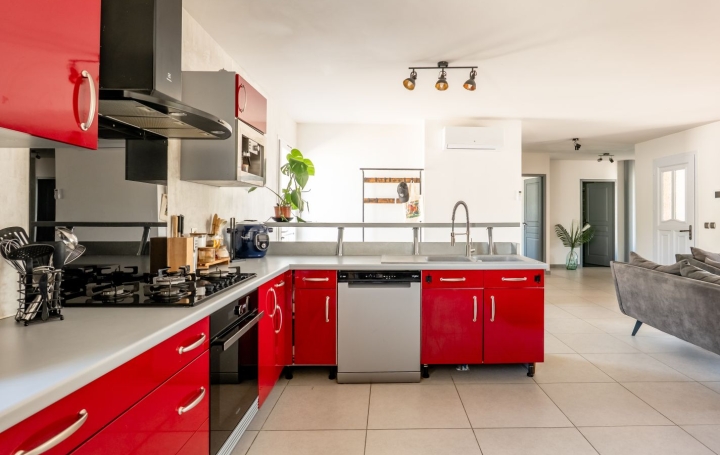 Villa GIGNAC (34150)  160 m2 524 900 € 