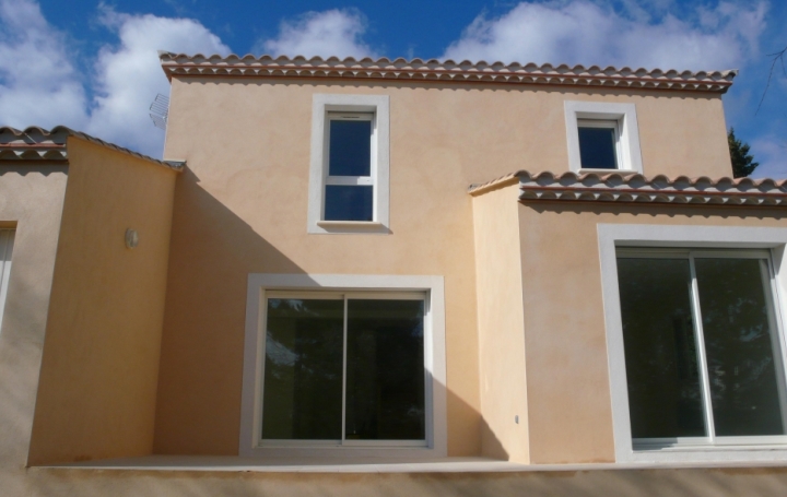 Maison / Villa NIMES (30900) 105 m<sup>2</sup> 1 100 € 