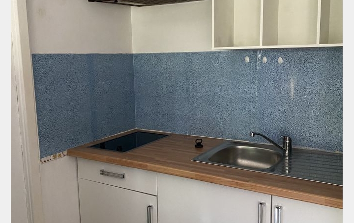 2 Pièces NIMES (30900)  32 m2 540 € 