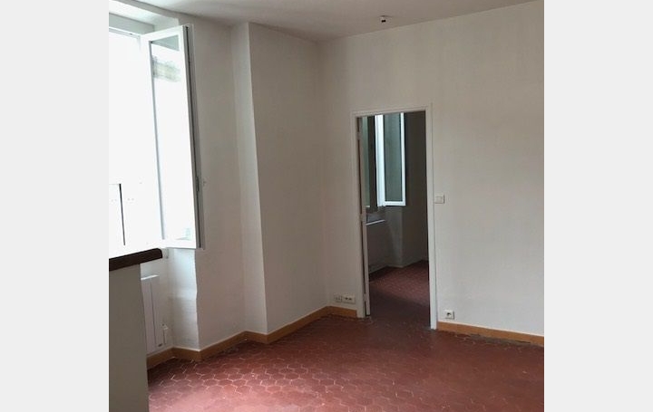 2 Pièces NIMES (30900)  40 m2 535 € 