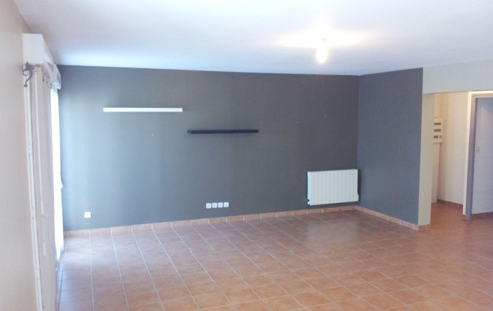 4 Pièces LA ROUVIERE (30190)  99 m2 693 € 