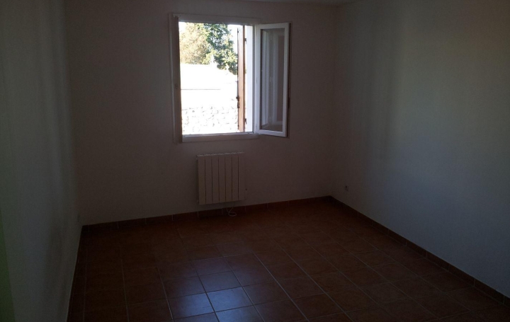 4 Pièces LA ROUVIERE (30190)  99 m2 693 € 