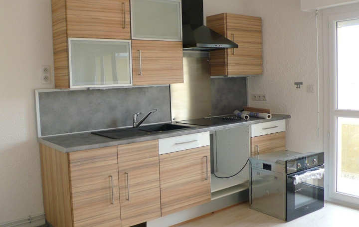 Réseau Immo-diffusion : Appartement P3  NIMES  66 m2 770 € 