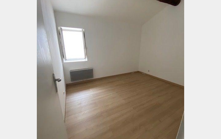 3 Pièces NIMES (30900)  54 m2 578 € 