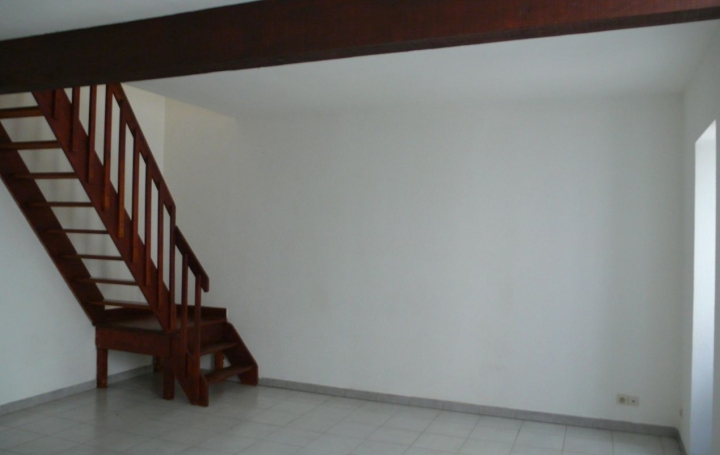 3 Pièces NIMES (30900)  54 m2 578 € 