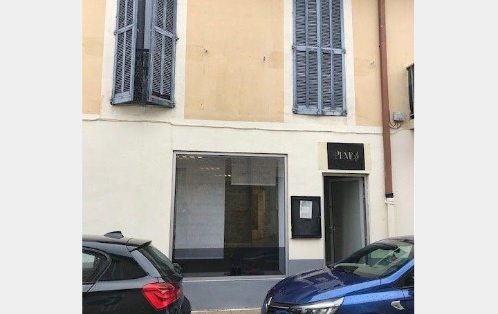 Local commercial NIMES (30900)  47 m2 365 € 