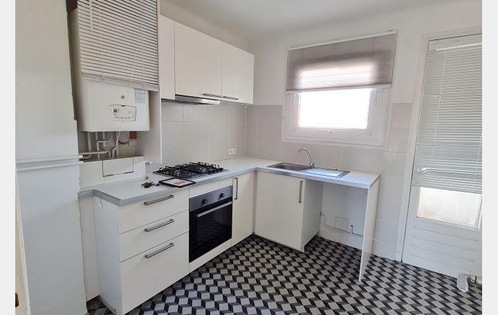 Appartement NIMES (30900) 69 m<sup>2</sup> 689 € 