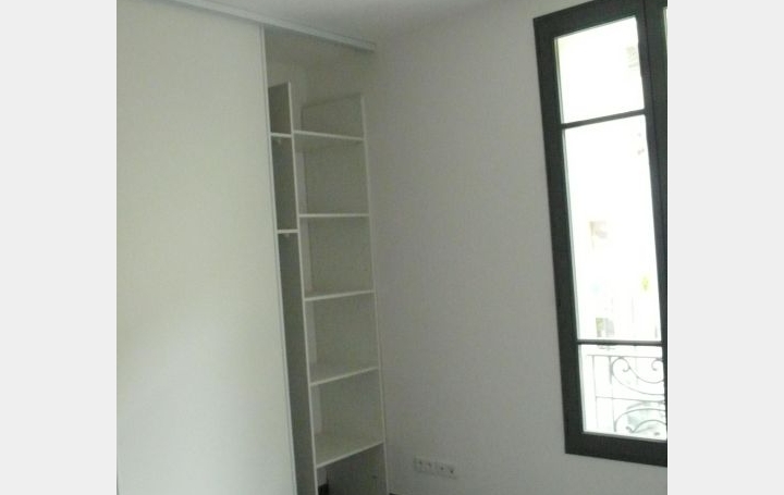 2 Pièces NIMES (30900)  59 m2 596 € 