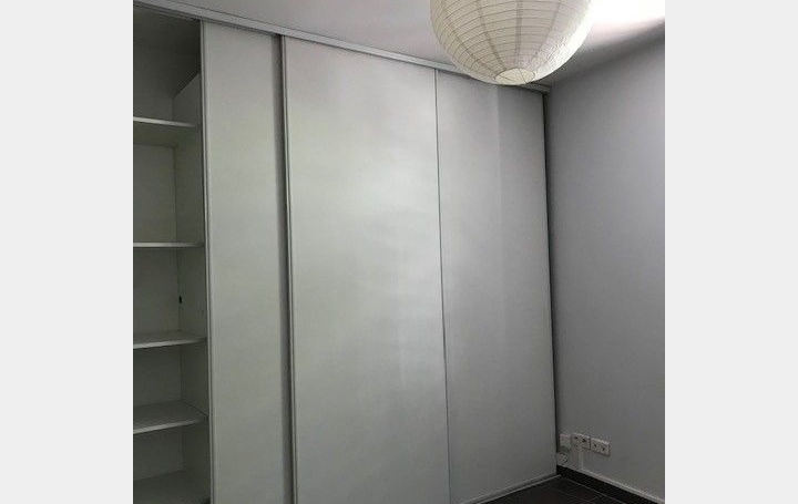 2 Pièces NIMES (30900)  59 m2 596 € 