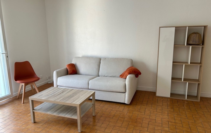1 Pièce NIMES (30900)  34 m2 500 € 