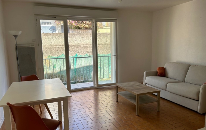 1 Pièce NIMES (30900)  34 m2 500 € 
