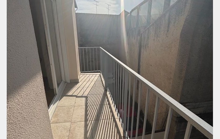 1 Pièce NIMES (30900)  34 m2 500 € 