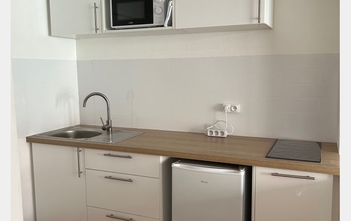 1 Pièce NIMES (30900)  34 m2 500 € 