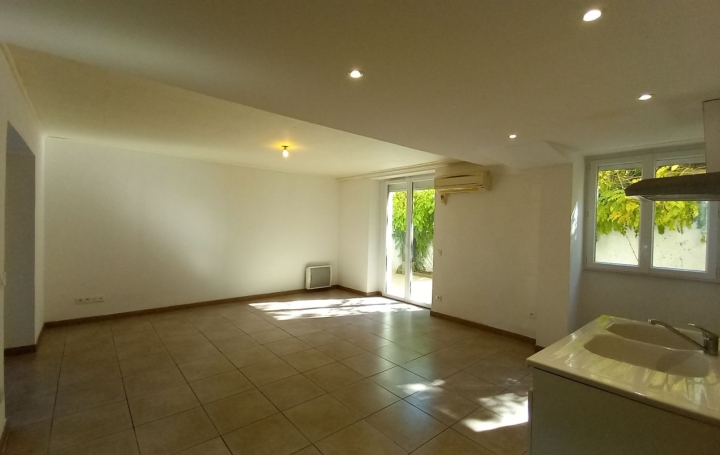 3 Pièces NIMES (30900)  62 m2 975 € 