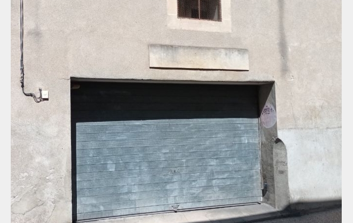 Parking NIMES (30900)   40 € 