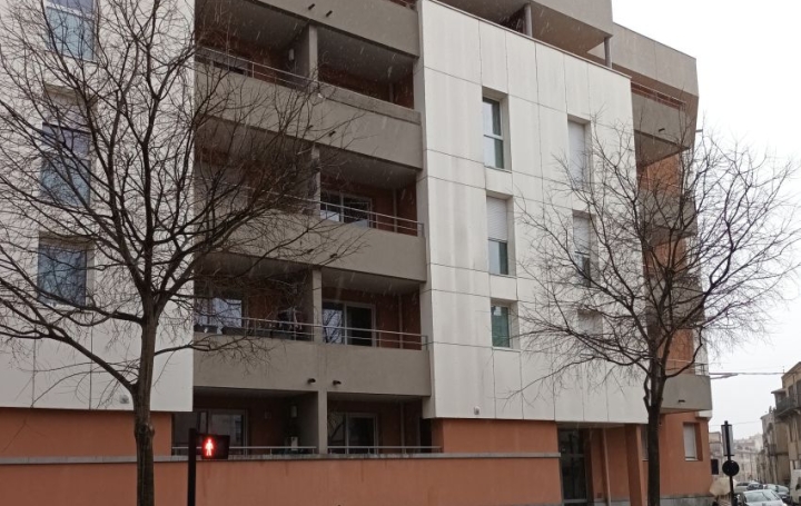 Garage / Parking NIMES (30900) 0 m<sup>2</sup> 104 € 