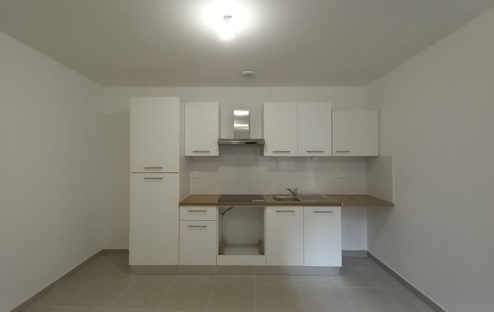 3 Pièces NIMES (30900)  54 m2 676 € 