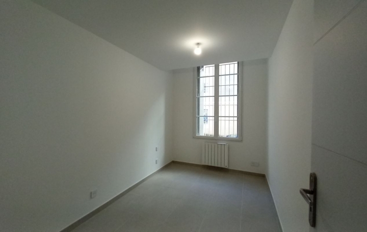 3 Pièces NIMES (30900)  54 m2 676 € 