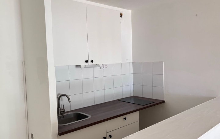 2 Pièces NIMES (30900)  41 m2 611 € 
