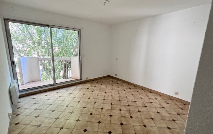 2 Pièces NIMES (30900)  41 m2 611 € 