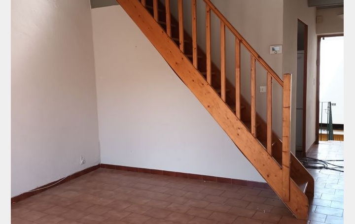 2 Pièces NIMES (30900)   526 € 