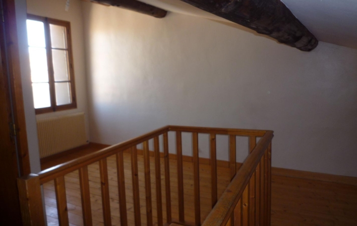 2 Pièces NIMES (30900)   526 € 